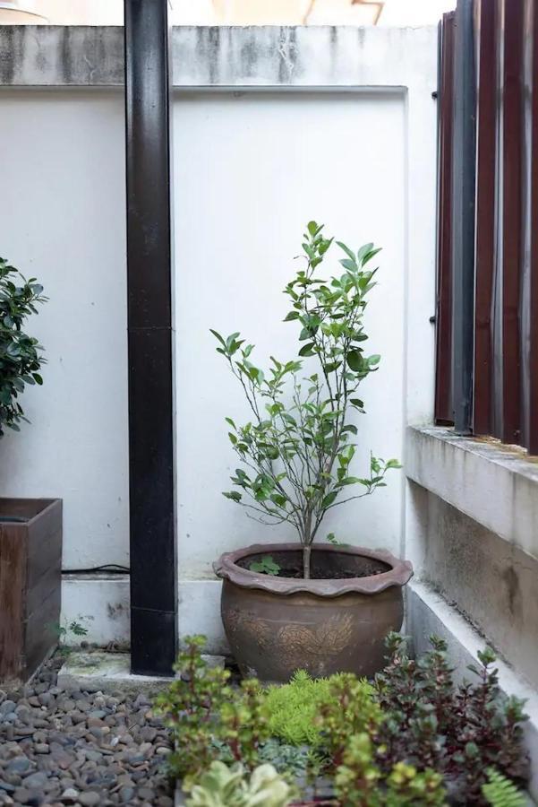 Loft Style Townhouse Near Old City Chiang Mai Exterior foto