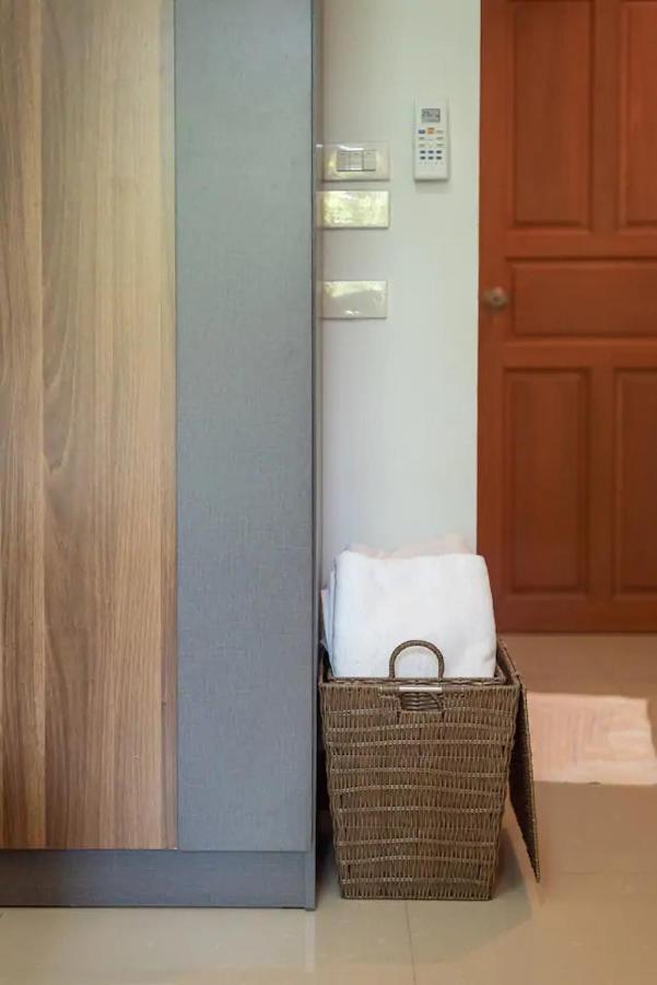 Loft Style Townhouse Near Old City Chiang Mai Exterior foto