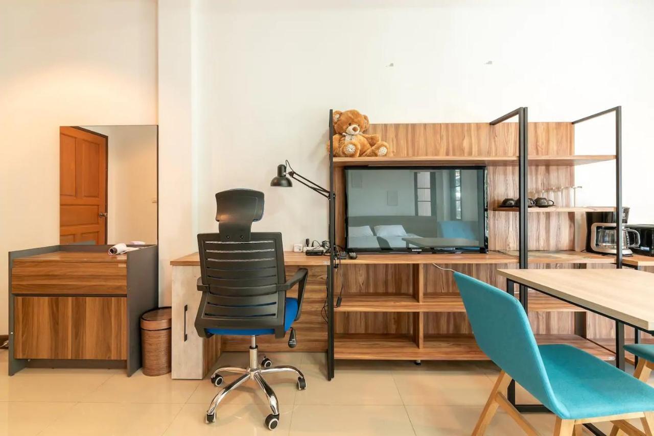Loft Style Townhouse Near Old City Chiang Mai Exterior foto